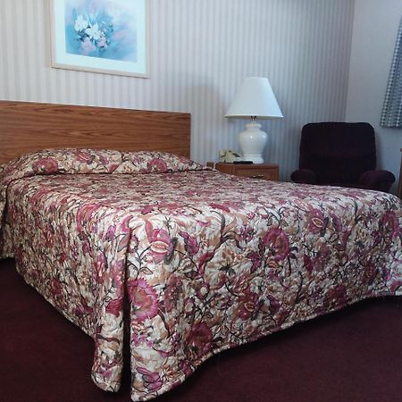 Budget Host Inn - Manistique Extérieur photo